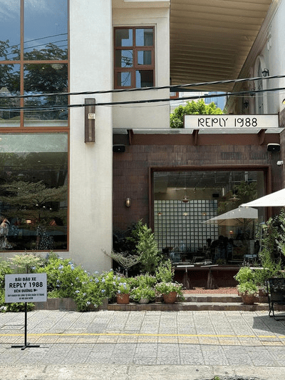 The relaxing atmosphere and modern view of Reply 1988 Cafe (Source: Reply 1988 Cafe)